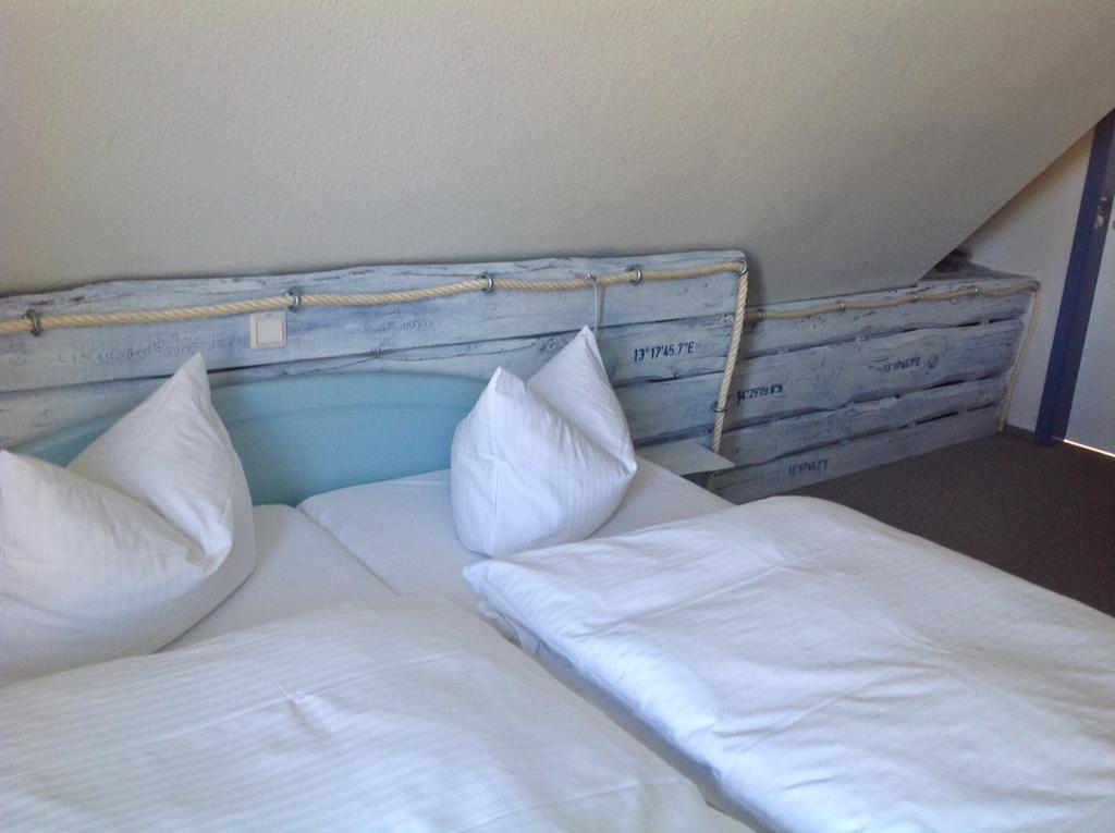 Hof Kranichstein Hotel Kluis ภายนอก รูปภาพ